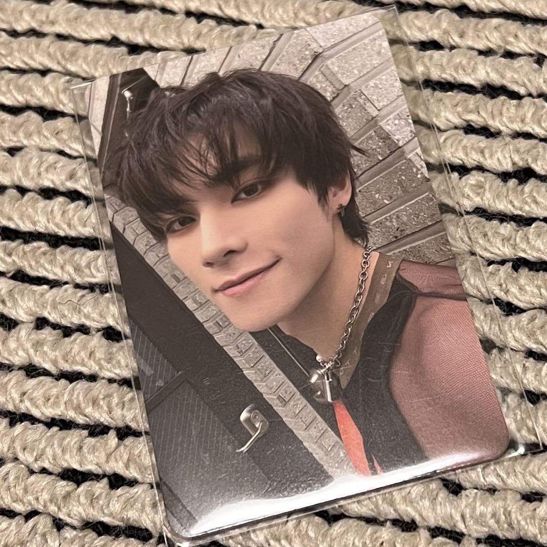 

[USED] WayV Keishin V Xiao Jun SMTOWN&STORE Bonus Trading Card Autograph Session