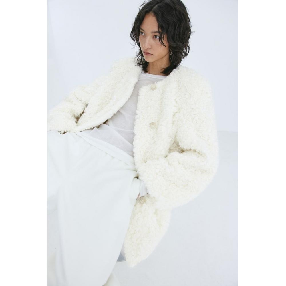 

Тедди-куртка HM кремового цвета