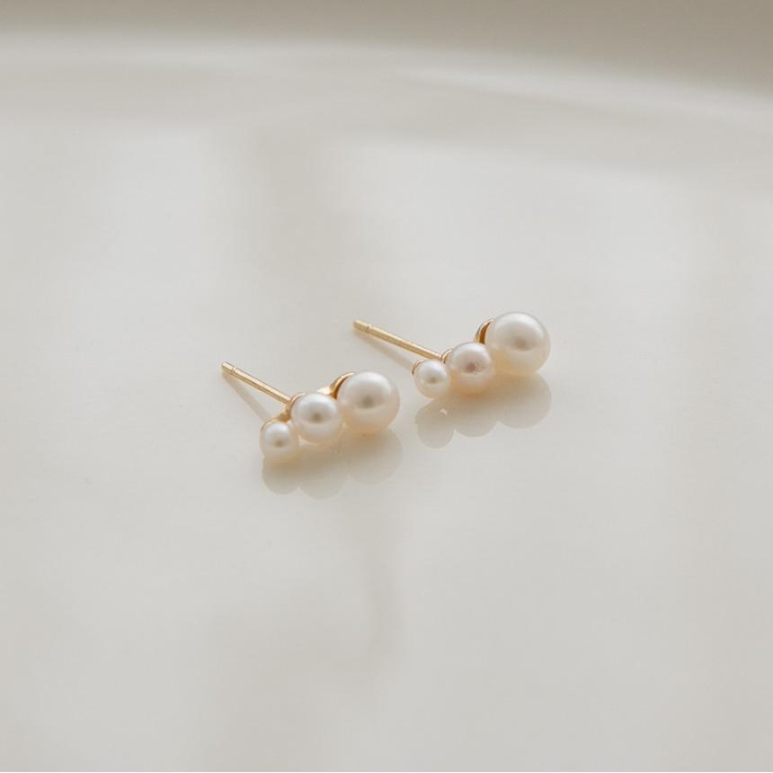 Lunne 14K Flat Triple Pearl Earrings (14K Gold) #Es08