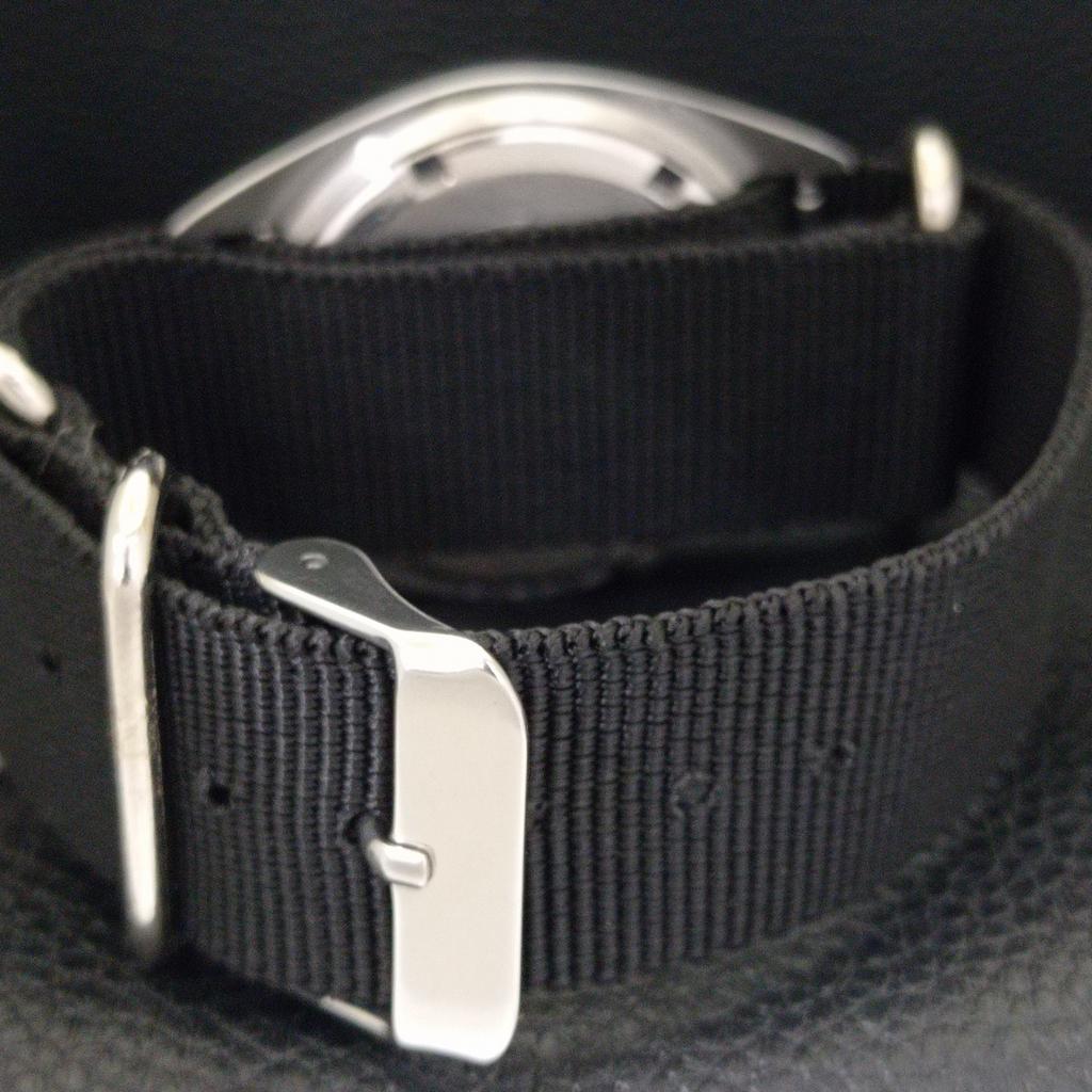 JAPONSKÉ VINTAGE SEIKO 5 AUTOMATICKÉ 7019A PÁNSKÉ HODINKY S ČERNÝM CIFERNÍKEM a701575-5 R206b-a701575