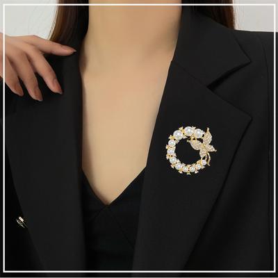Perle Schmetterling Brosche High-End Brosche Anstecknadel Accessoires Süßes Temperament Anzug Hemd Anti-Licht Brosche