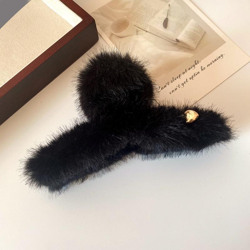 Extra Large Faux Mink Plush Hair Clip: Elegant Autumn/Winter Versatile Shark Claw for Hair