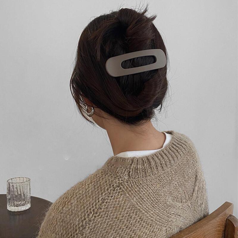 

Women s matte simple updo with a king-sized hair clip A30704_Deep Brown