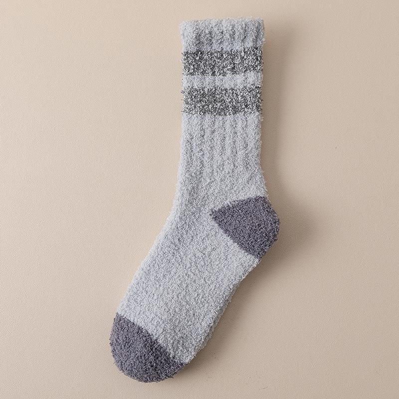 Herren Schwarze Halbhohe Verdickte Korallenfleece-Socken - Gemütliche Herbst-/Winter-Hausbodensocken