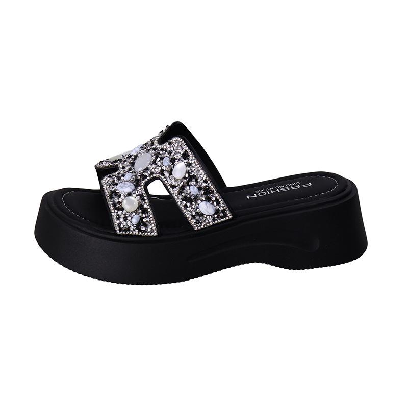 Rhinestone cool slippers women wear in summer 2025 new fairy wind thick bottom with skirt seaside beach one-word drag