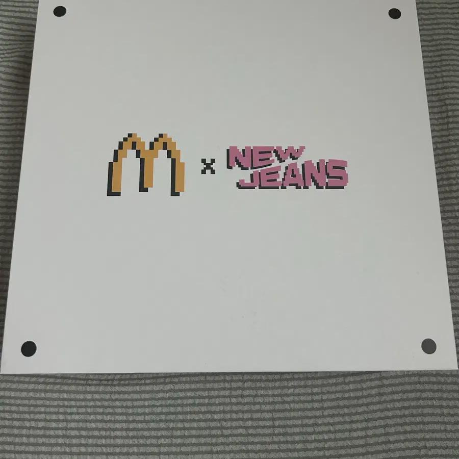 

Лимитированная продажа товаров Newjeans McDonald s