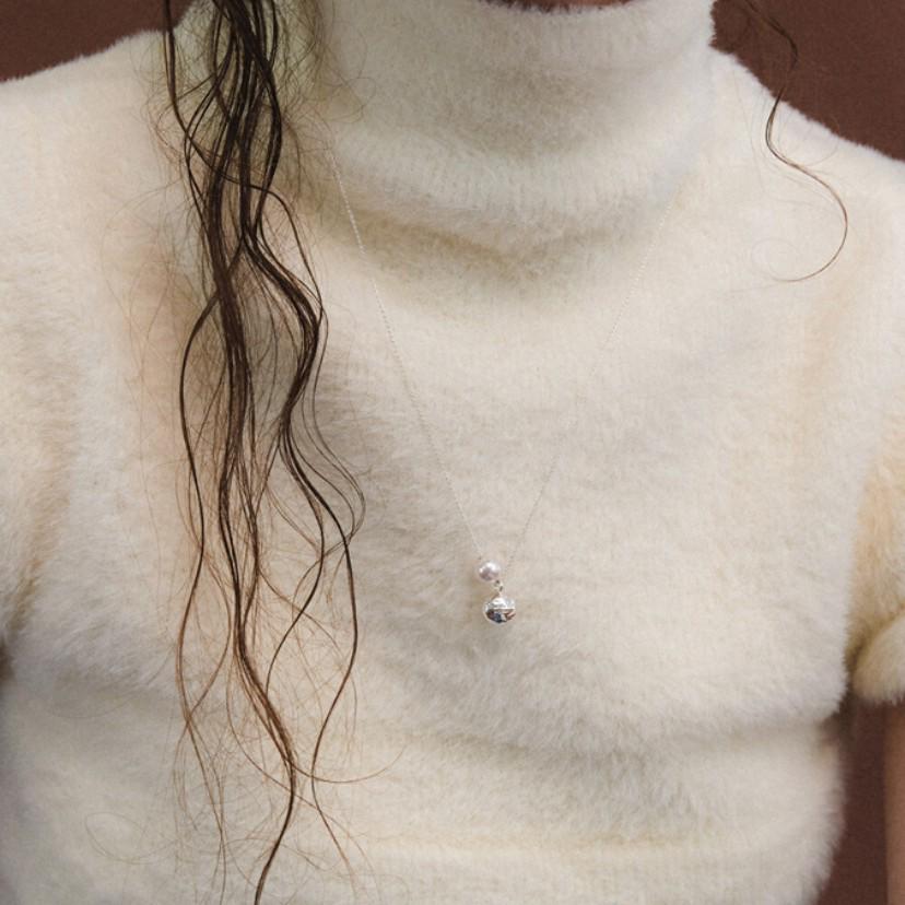 Dongdaemun Double Pearl Silver Necklace: Stylish, Unique, and Minimalist Clavicle Chain