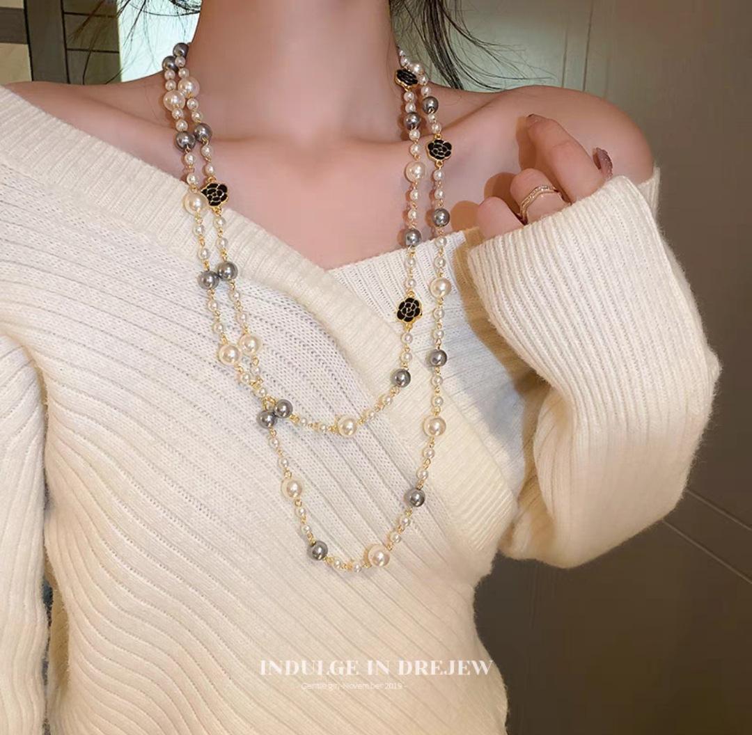 Xiaoxiangfeng long pearl necklace double-layer camellia sweater chain women s new trendy autumn and winter accessories