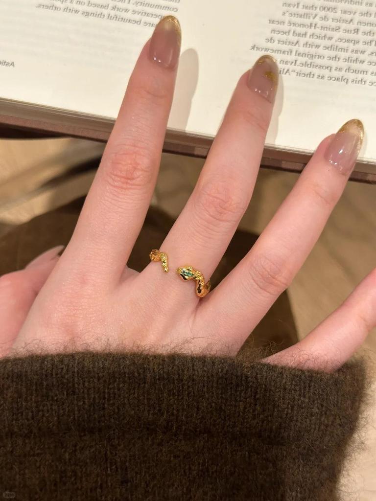 Chinese Retro Gold Snake Ring: Elegant, Versatile, and Luxury Design for Women