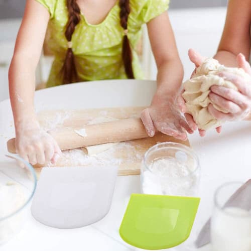 PULABO 2-Piece Dough & Bowl Scraper, BPA-Free Plastic Dough Cutter, Thick and Flexible Bowl Scraper, Multi-Purpose Scraper for Home and Kitchen Use, R
