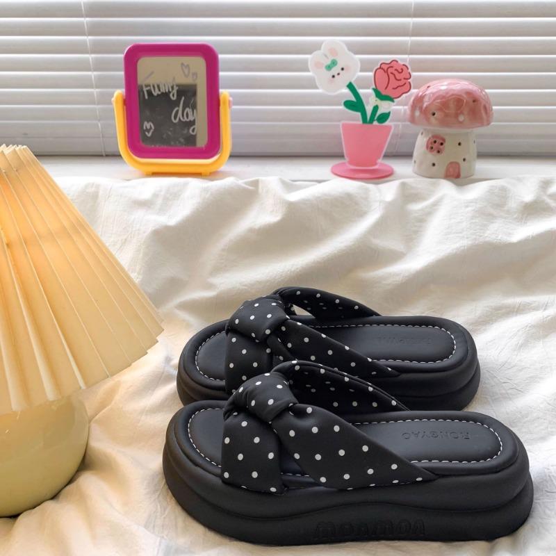 Thick-soled high-end slippers women's summer wear new models with skirts, sandals, fashion sandals