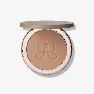 Make-up na obličej – Bronzery a rozjasňovače