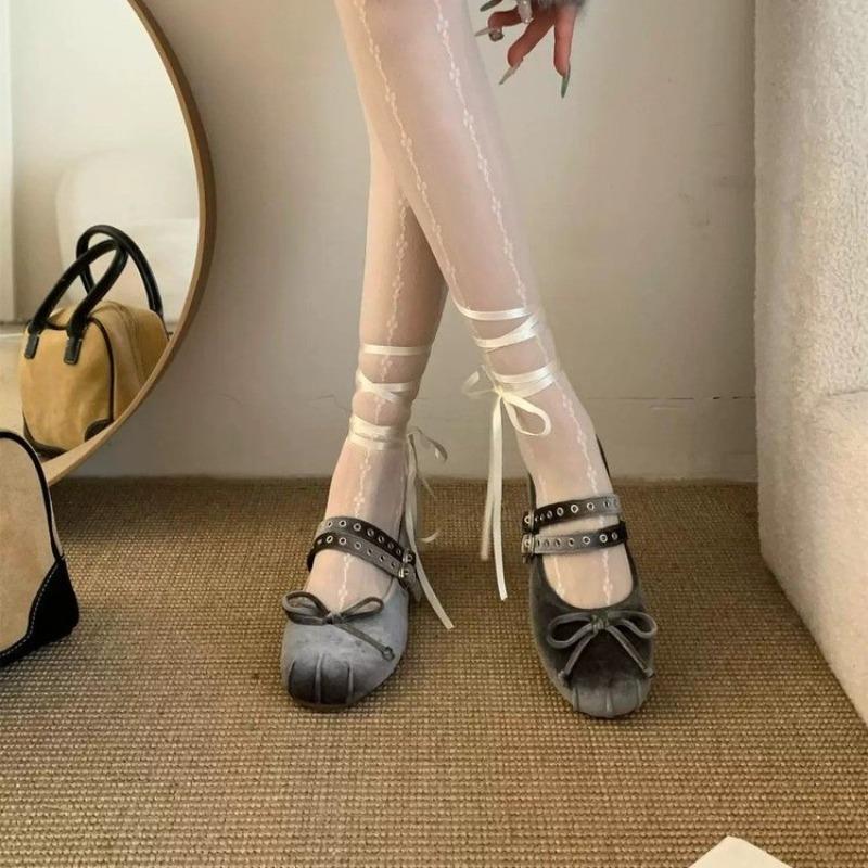 Lolita Socks Spring and Summer Hollow Lace Bowknot Thin Breathable White Stockings Middle Tube Casual Black Socks