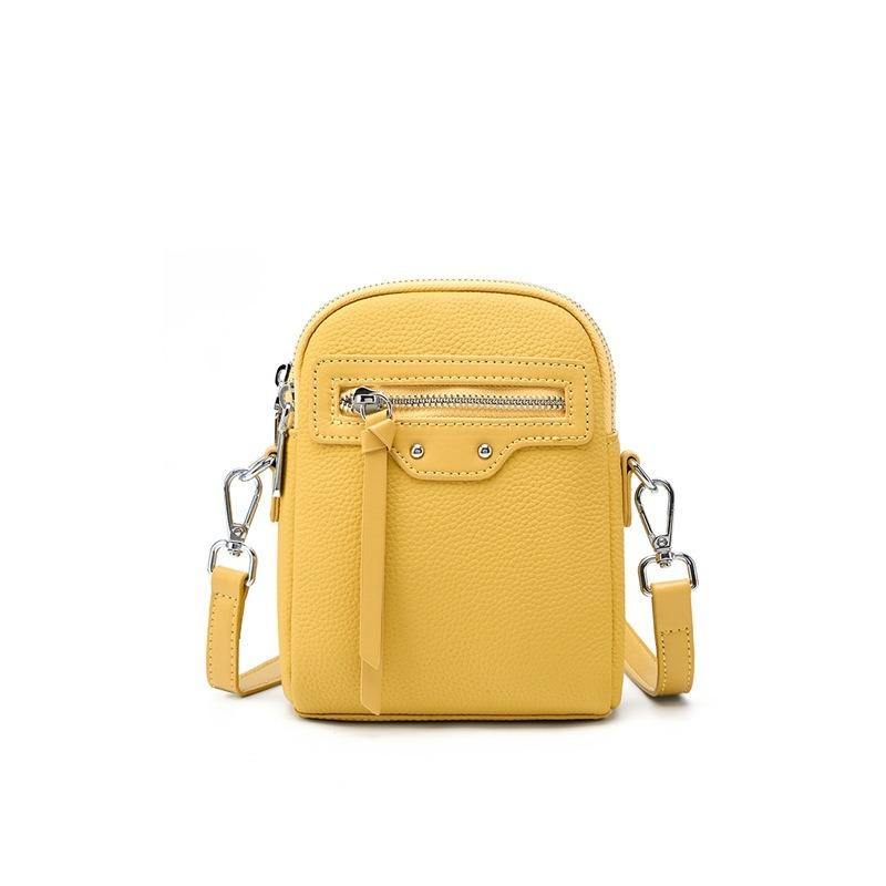 

The first layer of cowhide, high-end versatile single shoulder messenger bag, small bag for mobile phones, women s new leather mobile phone bag.