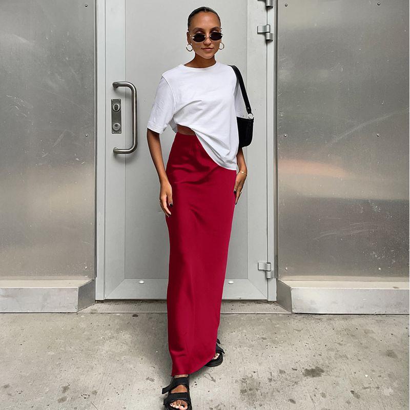 

2025 Spring/Summer New Satin Ice Silk Skirt European and American Leisure Cross-Border Solid Color Sheath Glossy Long Skirt Skirt Skirt Red XL