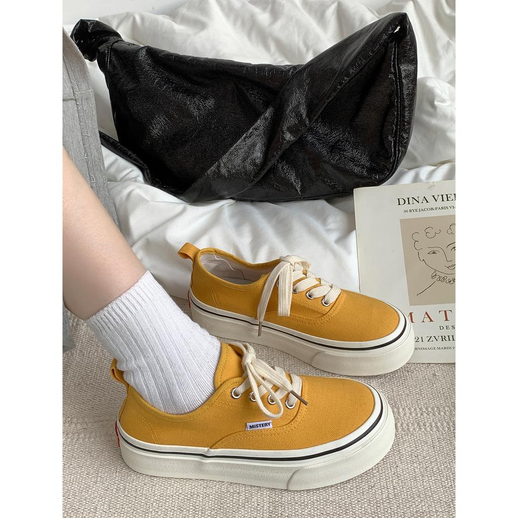 Rotfarbene Canvas-Schuhe mit dicker Sohle Damen 2025 neu Frühling und Sommer Einschlupfschuhe weiß vielseitige weiche Sohlen keine müden Füße Board-Schuhe