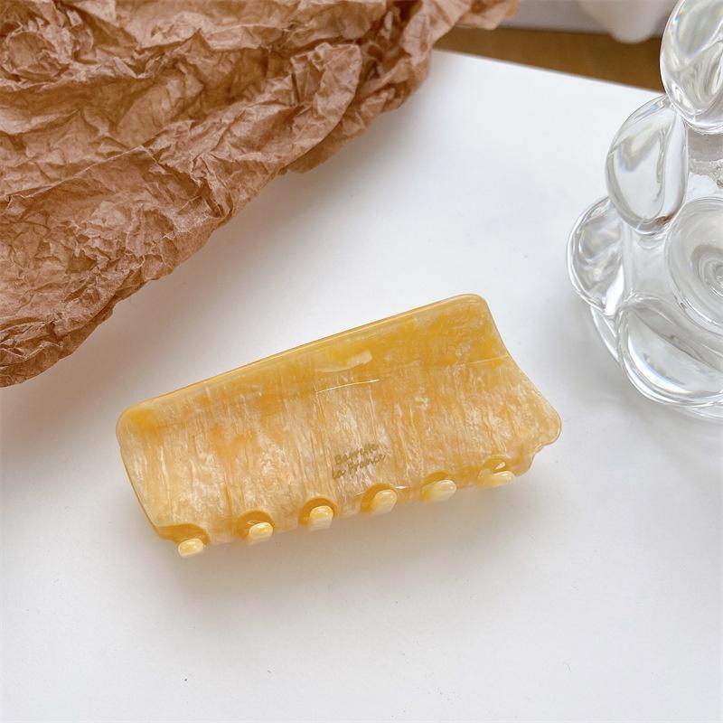 Elegant And Stylish Vinegar Acetate Hair Clip For Women High-end Korean France Gold Label Hair Clip With Shark Fin Design Handcrafted Hair Accessory
