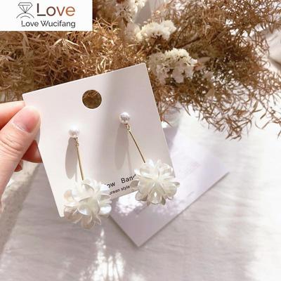Pendientes de perlas tejidas a mano elegantes de joyería de moda coreana Pendientes de flores redondas tridimensionales blancas para mujer