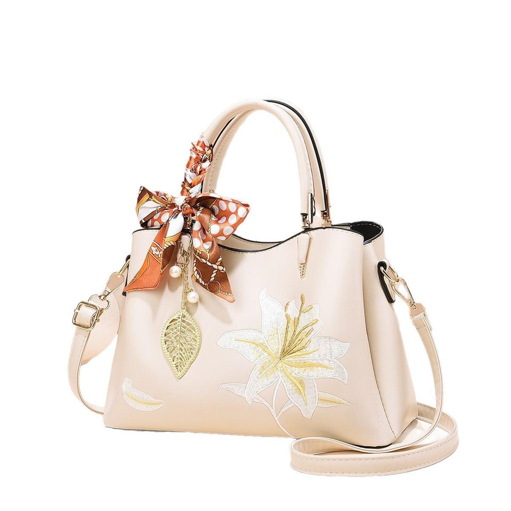 New High-end Embroidered Shoulder Bag for Middle-aged and Elderly Women As A Mother's Day Gift