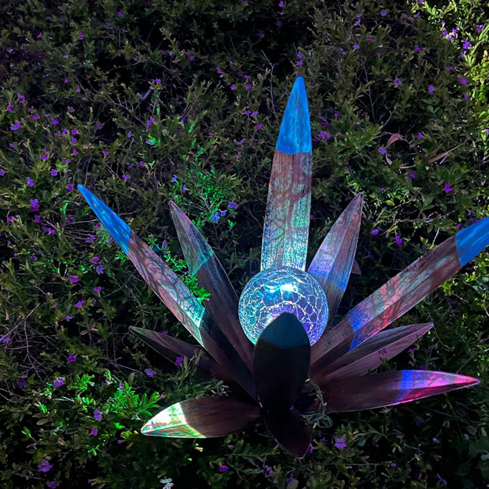 2Pcs Hand Painted Metal Agave Garden Ornaments Multi-Color LED Solar Light Blue Aloe Lawn Stakes Country Tequila Garden Ornament