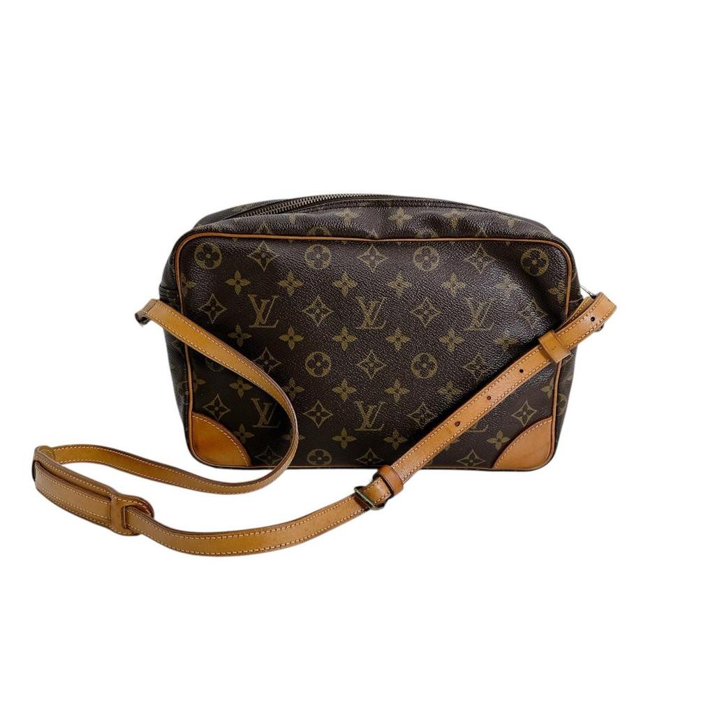 LOUIS VUITTON Monogram Diagonally hung Shoulder Bag Monogram canvas Brown M51274 Used