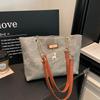 Versatile Single-Shoulder Tote: Stylish, Trendy, Large-Capacity Light-Colored Commuter Bag