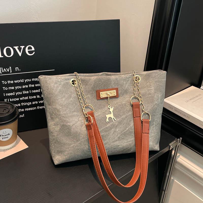 Versatile Single-Shoulder Tote: Stylish, Trendy, Large-Capacity Light-Colored Commuter Bag