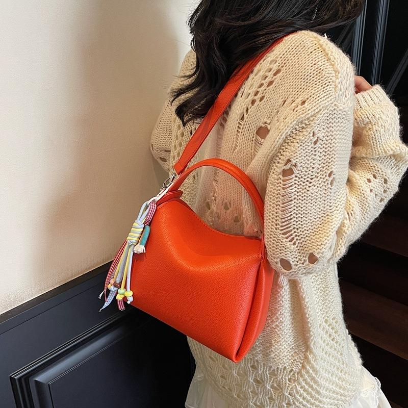 Popular bag women's new versatile simple messenger bag portable bucket bag