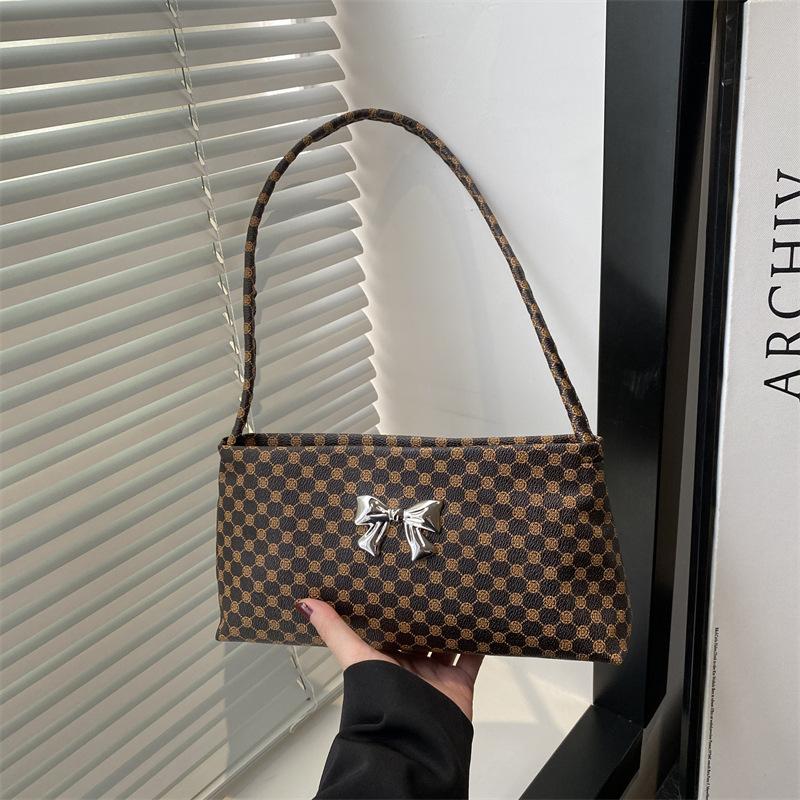 2025 New Personalized Casual Presbyopia Popular Foreign Style Solid Color Temperament Fashionable Butterfly Single Shoulder Underarm Bag Women