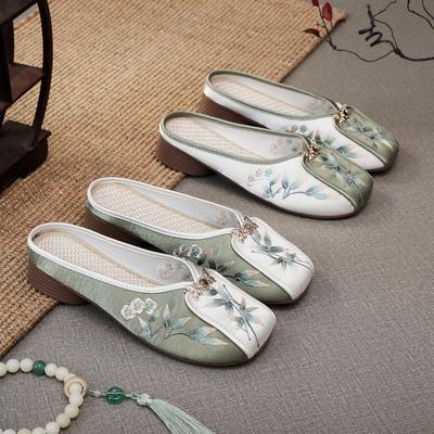 Miaozhu Zehensandalen, neue bestickte Hausschuhe, flache Stoffschuhe für zu Hause, Damen nationaler Trend bestickte Hausschuhe