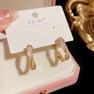 Trend 2024: Luxuriöse Zirkon Gedrehte Creolen für Damen – Elegante Ohrklemmen & Schlichte Creolen
