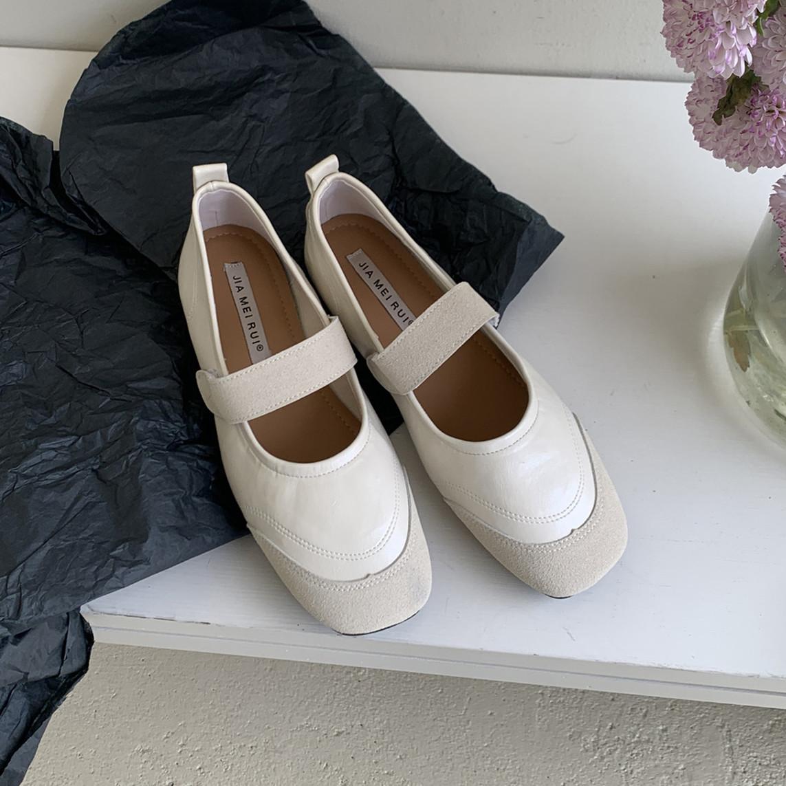 

Мода IPPEUM Женские балетки Туфли Квадратный носок Пряжка Черная ПУ кожа Винтажные балетки 245 белый