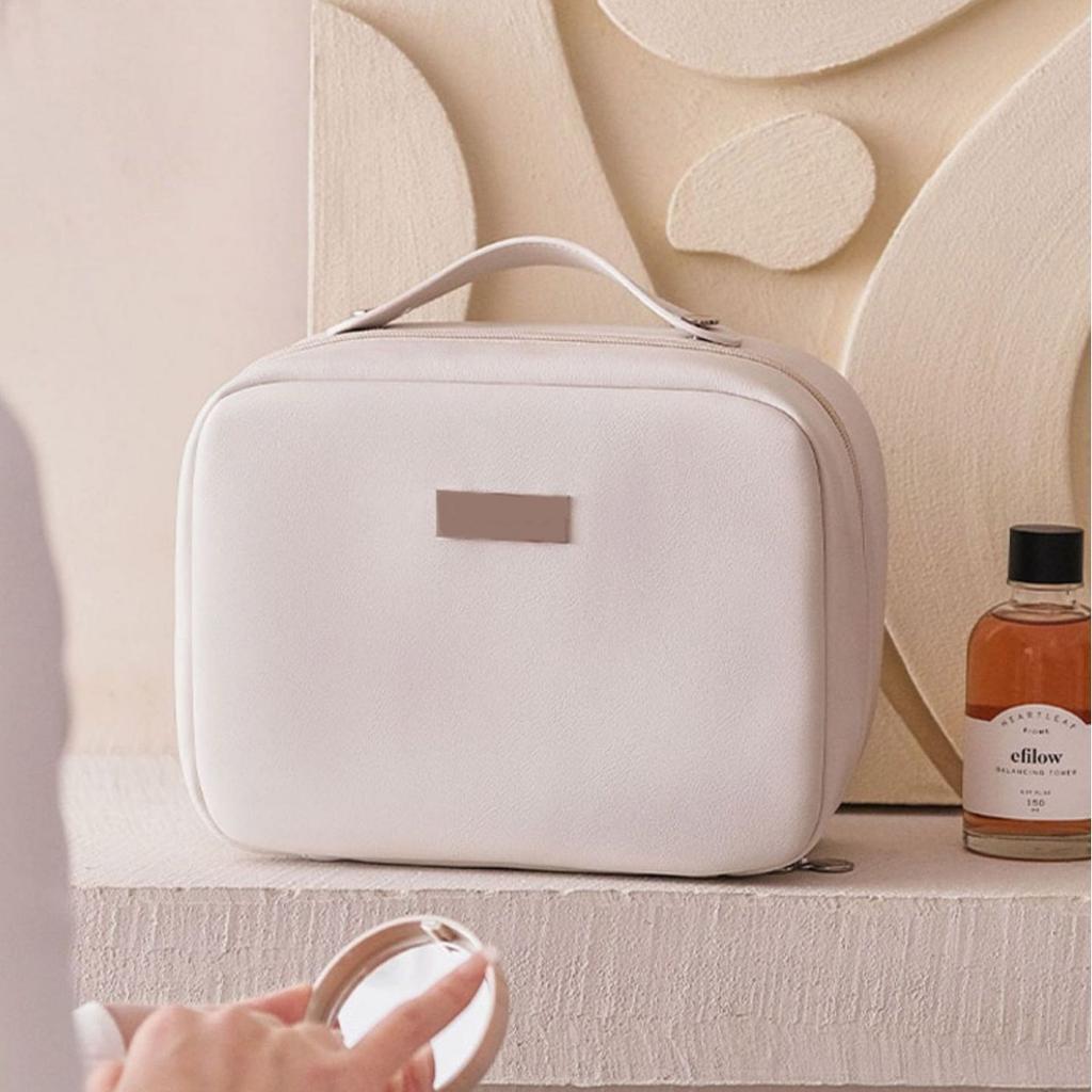 2026New small square cosmetic bag, large-capacity makeup organizer for women, stylish travel toiletry bag