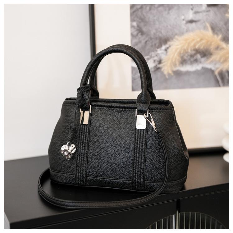 

Сумки Женские Весна и Лето 2025 Новая Мода Ретро Сумка Через Плечо Кроссбоди Универсальная Сумка-Тоут Большой Вместимости чёрный