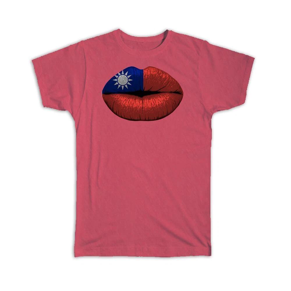 Gift T-Shirt : Lips Taiwanese Flag Taiwan Expat Country For Her Woman Feminine 4XL