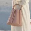 New Niche Design Fashionable Bag for Women's Fashion Trend, Single Shoulder Fashionable Crossbody, Hand-held Petal Bucket Bag