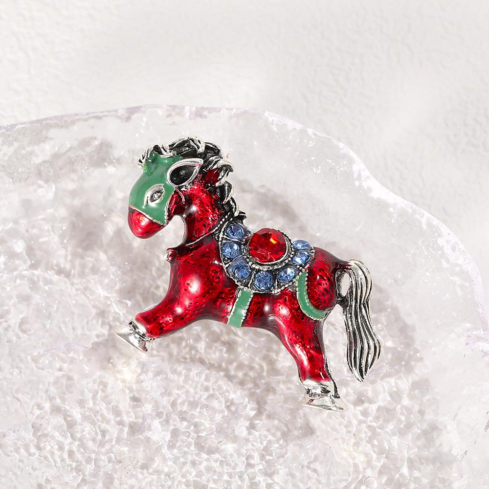 New Animal Brooch, High-end Fixed Pin, Niche Fashion Trojan Horse Jewelry