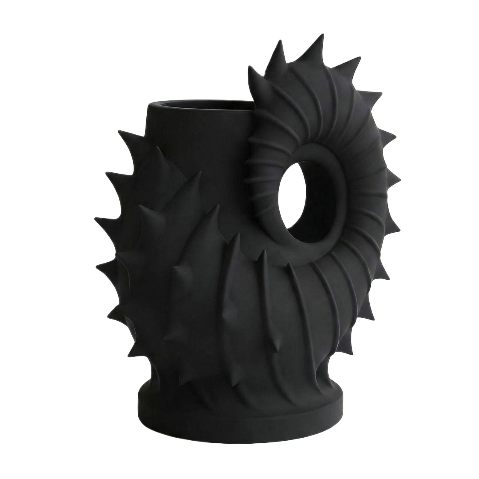 3D Printed Art Vases Are A Great Choice For Gifts And Flower Arrangements чёрный