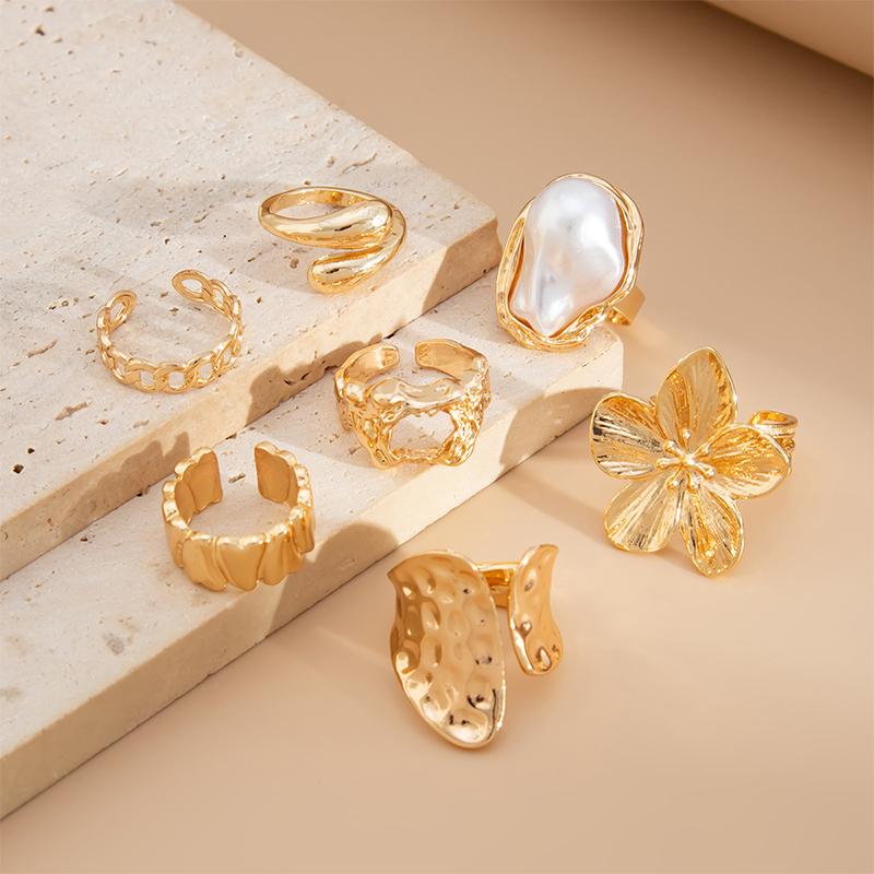 7Pcs Retro Punk Irregular Rings Set for Wome Metal Flower Multi-Layer Hollow Baroque Pearl Resign Ring Jewelry Accessories Gift
