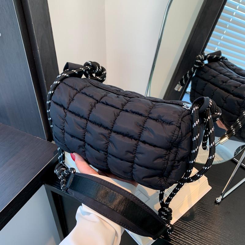 Ielgy Padded Clothes Bag Casual Unique One-Shoulder Messenger Bag Trendy Korean Version Pleated Cloud Shoulder Bag