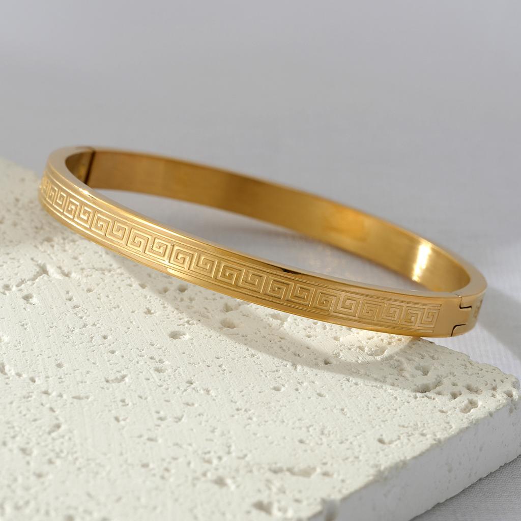 New Titanium Steel Bracelet Creative Corrosion Great Wall Back Pattern Grid Buckle Couple Bracelet Stainless Steel Decoration