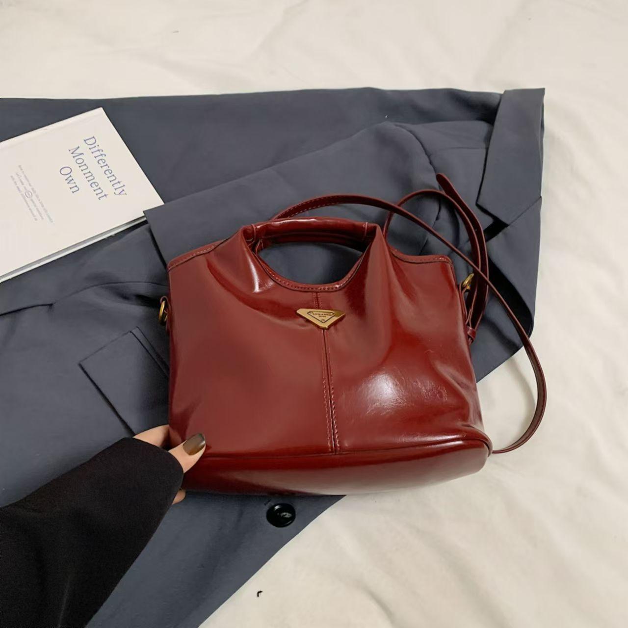 

Модная ручная сумка из вощеной кожи с масляным покрытием, маленькая квадратная женская сумка корейской версии Ins, модная универсальная сумка через плечо, женская сумка