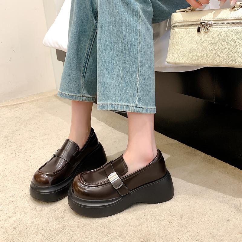 Plattform Damenschuhe neue Muffin-Höhung kleine Leder British Style kleine Lederschuhe braune Einzel-Schuhe