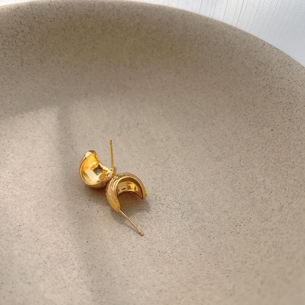 Metal Unique Gold Stud Earrings French Earrings Women'S 20 Spring And Summer High-End Temperament Earrings