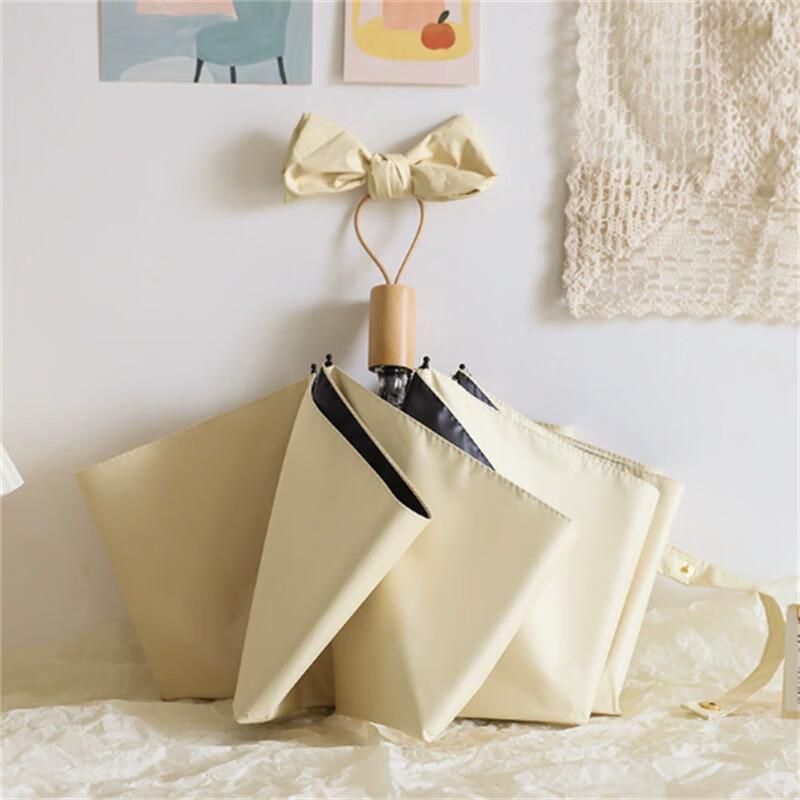 Dreamland Wooden Handle UV Protection Tri-Fold Umbrella