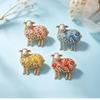 Fåre Mode Broche 4 Farver Rhinsten Blomstret Design Gedens År Mindesmærke Reversnål til Forretningsanledninger