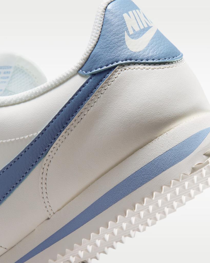 DN1791-119 Nike Cortez in Pelle "Sail/Work Blue" (Da donna)
