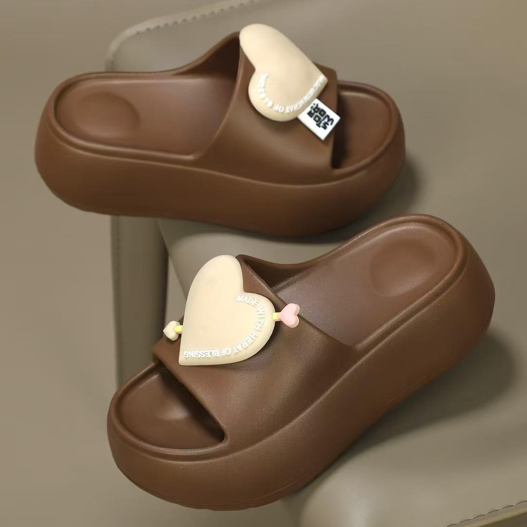 

Новые тапочки женские летние для улицы толстая подошва нескользящие повседневные удобные слово любовь женские прохладные тапочки пляжные 39-40