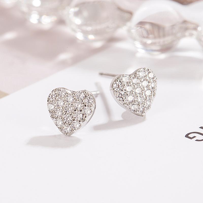 Flash Diamond Love Hear Stud Earrings Small Niche Earrings for Women
