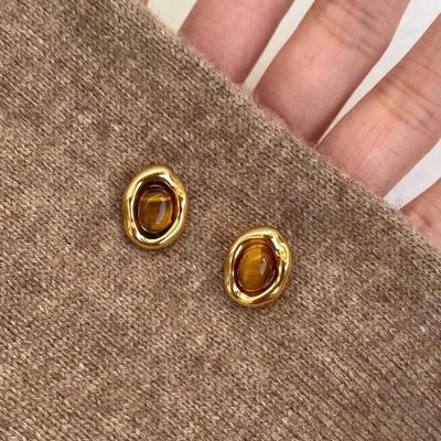 Caramel Chestnut Maillard Imitation Tiger's Eye Stone Stud Earrings Women's Atmosphere Retro Autumn and Winter Earrings 2025 New Earrings